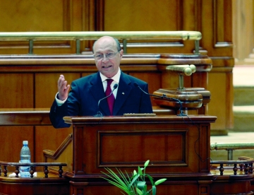 Cadoul lui Traian Basescu de 8 Martie