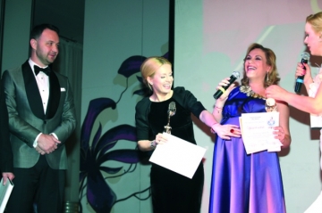 Simona Gherghe si Gabriela Vranceanu Firea, omagiate de Nicusor Stan la Gala "Femei de succes"