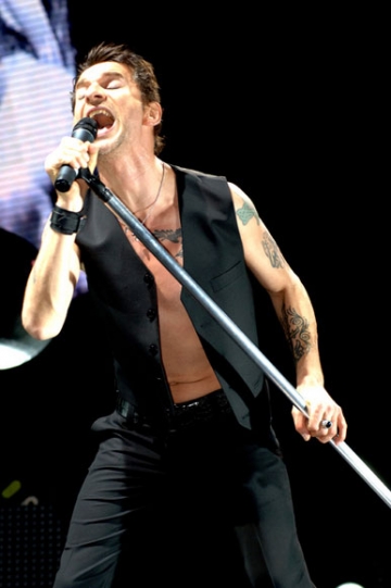Mititeii ameninta concertul Depeche Mode 