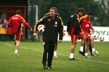 Hagi se pregateste de reconstructie la Galata