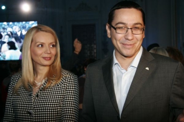 Fetita Dacianei Sarbu si a lui Victor Ponta este sarbatorita azi