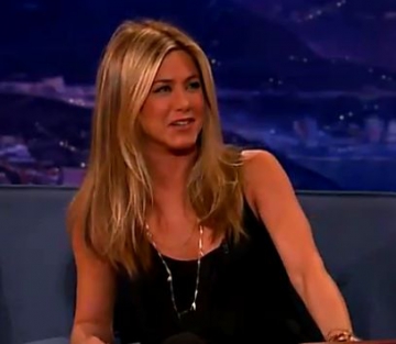 Jennifer Aniston va regiza un film despre cancerul mamar 