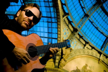 Al Di Meola: "Un fan si-a tatuat semnatura mea, pe brat"