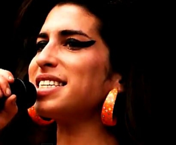 Tatal lui Amy Winehouse isi lanseaza albumul de debut