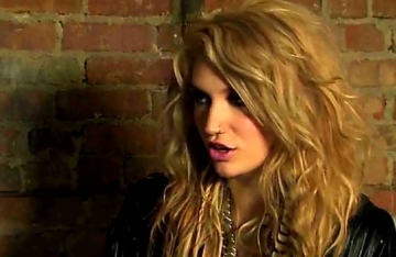 Kesha protesteaza fata de omorarea focilor