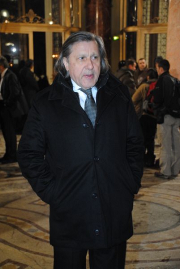 Ilie Nastase petrece Pastele cu un iepuras Playboy