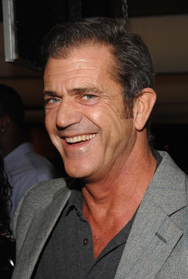 Oksana renunta la acuzatiile de abuz la adresa lui Mel Gibson