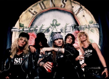 Guns N' Roses au suficiente piese pentru trei noi albume