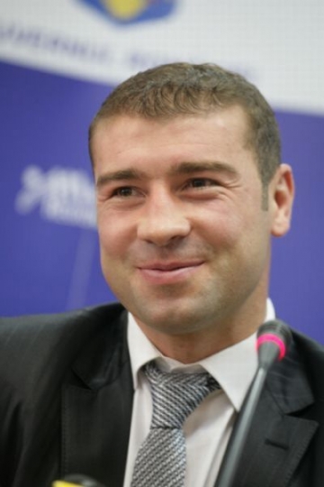 Lucian Bute, pentru prima data la mansa unui elicopter