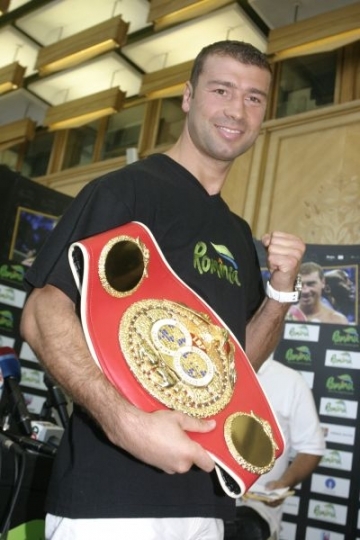 Adrian Tutu si Andra canta pentru Lucian Bute