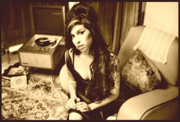 Amy Winehouse, ucisa de renuntarea brusca la alcool