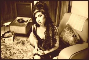 Amy Winehouse vroia sa adopte o fetita din Caraibe
