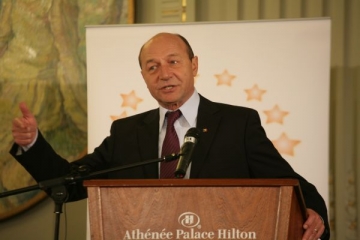 Traian Basescu: Romania este inca fragila