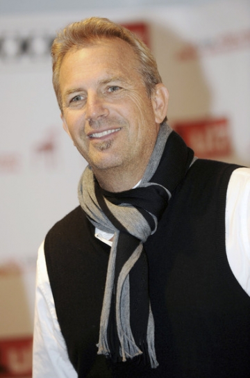 Kevin Costner revine in Romania