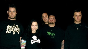 Evanescence, din nou in centrul atentiei