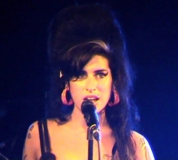 Tony Bennett: "Amy Winehouse era perfecta, fericita"
