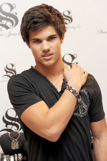 Taylor Lautner, teama de a fi "doar un varcolac"