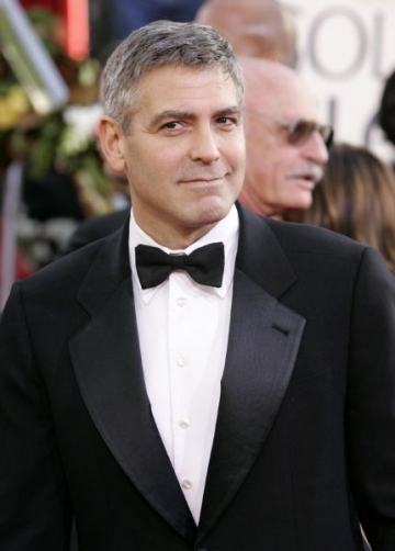 George Clooney ii pregateste o farsa lui Brad Pitt