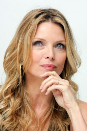 Michelle Pfeiffer spune "da" chirurgiei plastice