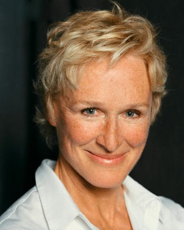 Glenn Close interpreteaza rolul unui barbat 