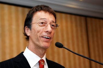 Robin Gibb, fondatorul trupei Bee Gees, a incetat din viata