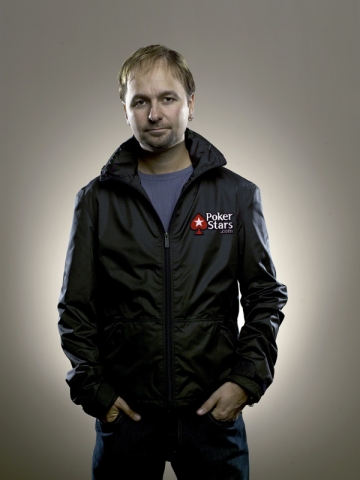 Daniel Negreanu: "La 16 ani castigam mai multi bani decat profesorii mei"