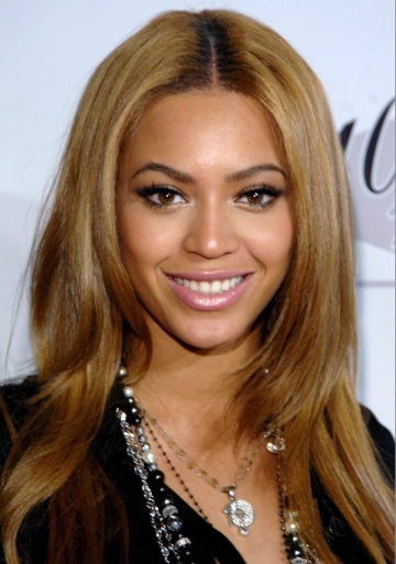 Beyonce va regiza un documentar autobiografic