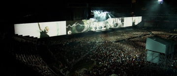 Roger Waters aduce scena cu cel mai mare acoperis din lume